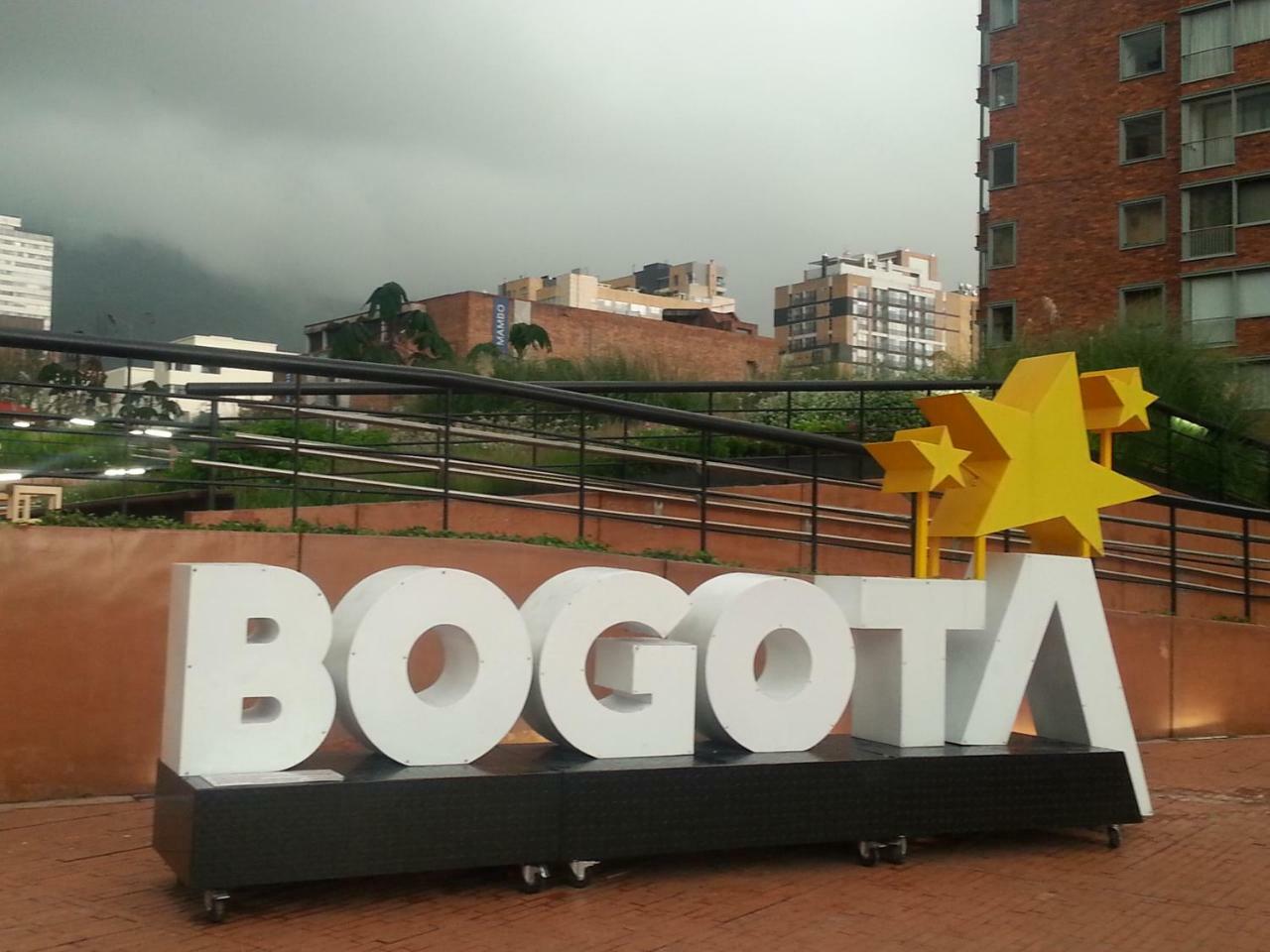 A Bogota On Holidays By Open - Hotel Cas-Embajada Americana Bagian luar foto